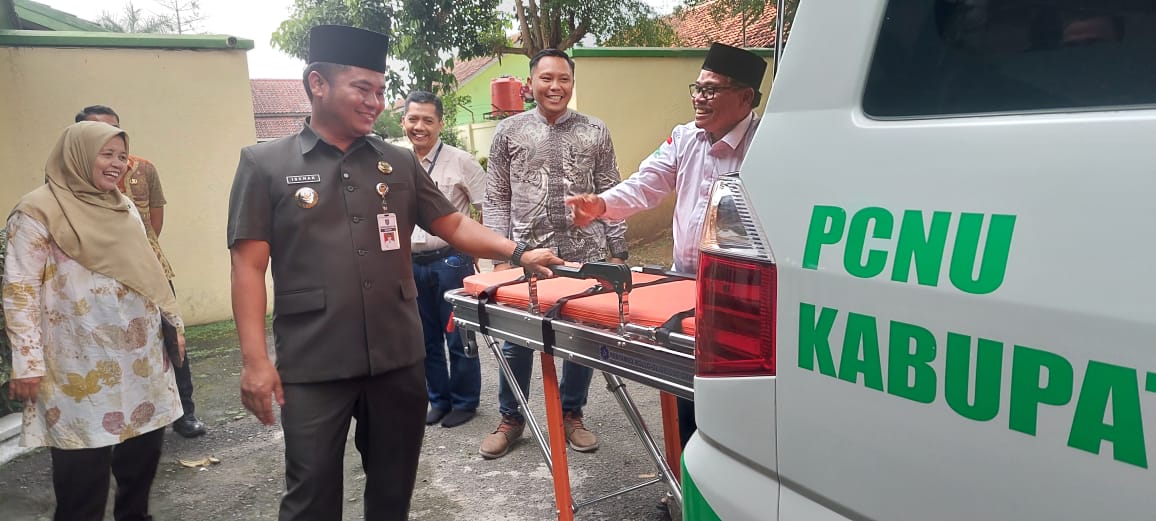 Lazisnu Dapat Ambulans Baru, Bupati Tegal: Bekerjalah dengan Hati  