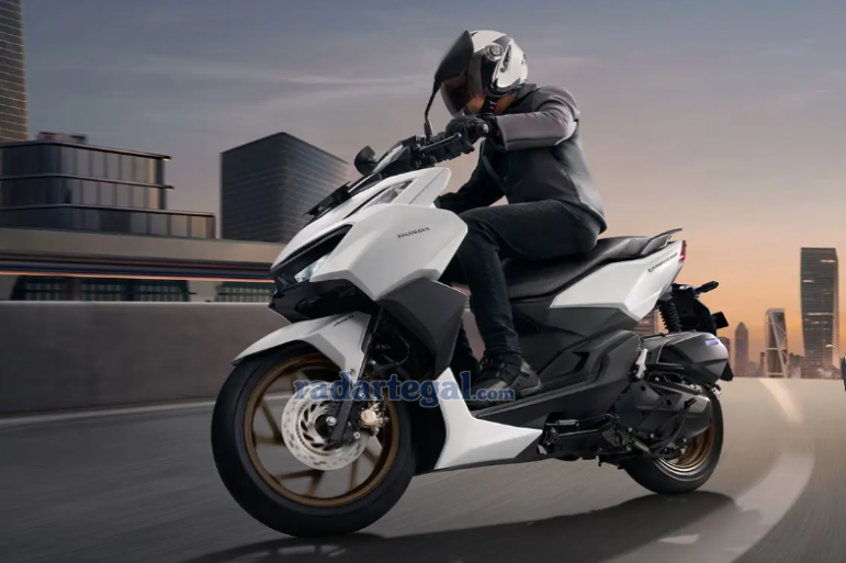 Review Pengguna, Honda Vario 160 2025 Lebih Cocok Buat Anak Muda atau Bapak-bapak?