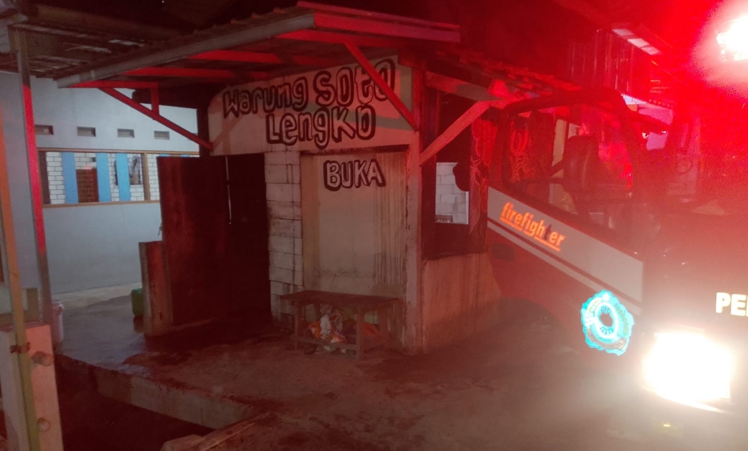 Kebakaran Dapur Soto Padasugih Brebes: Diduga Akibat Tungku Kayu, Api Padam dalam 24 Menit