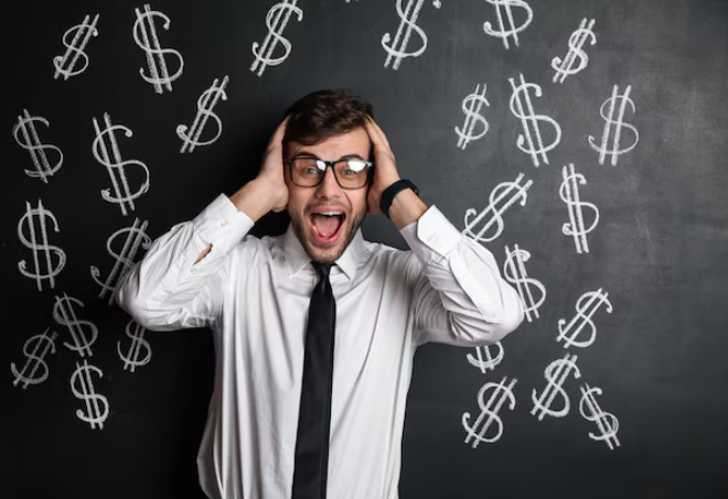 Pinjol Cepat Cair vs Bank Konvensional, Mana yang Lebih Ngeri?