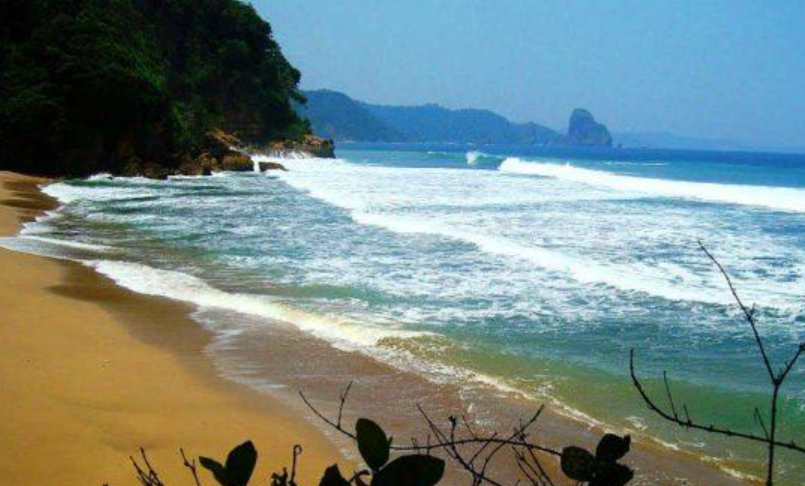 7 Wisata Pantai di Bantul yang Pemandangannya Sungguh Memikat Hati