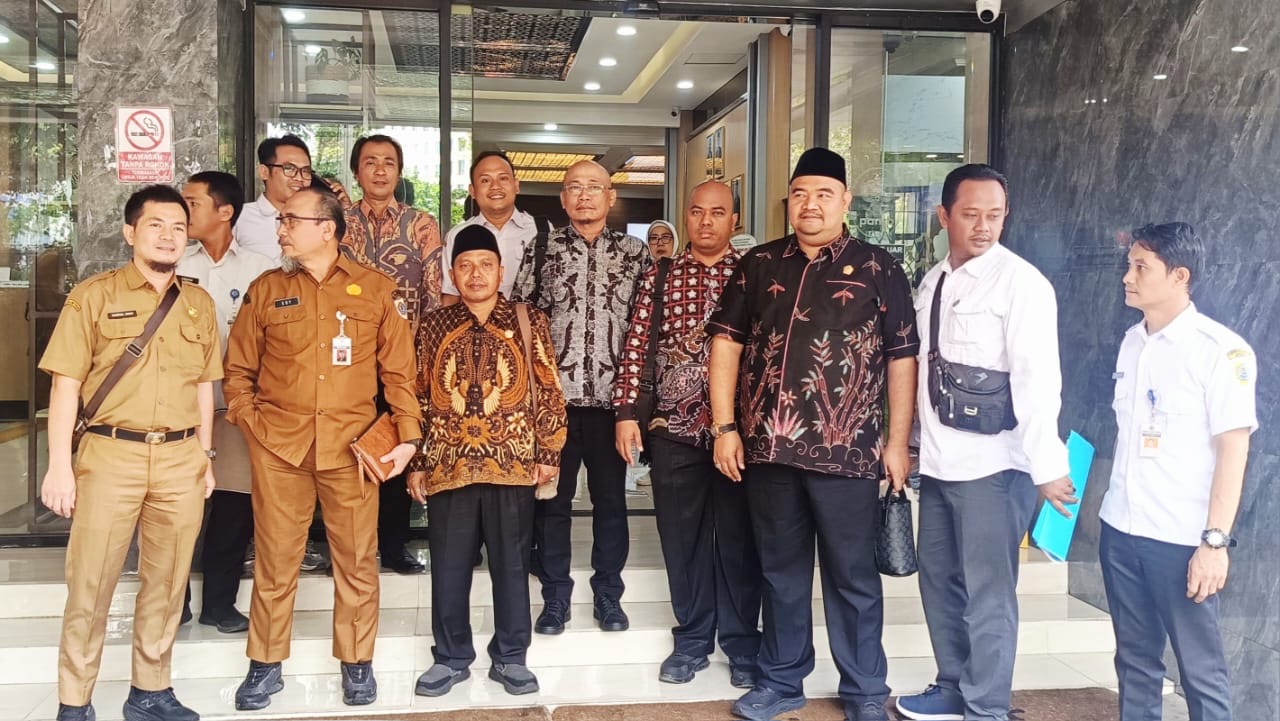 Pengangkatan 3.177 PPPK R4 Brebes Bureng, DPRD Bersama BKPSDMD dan BPKAD Datangi Kemenpan RB