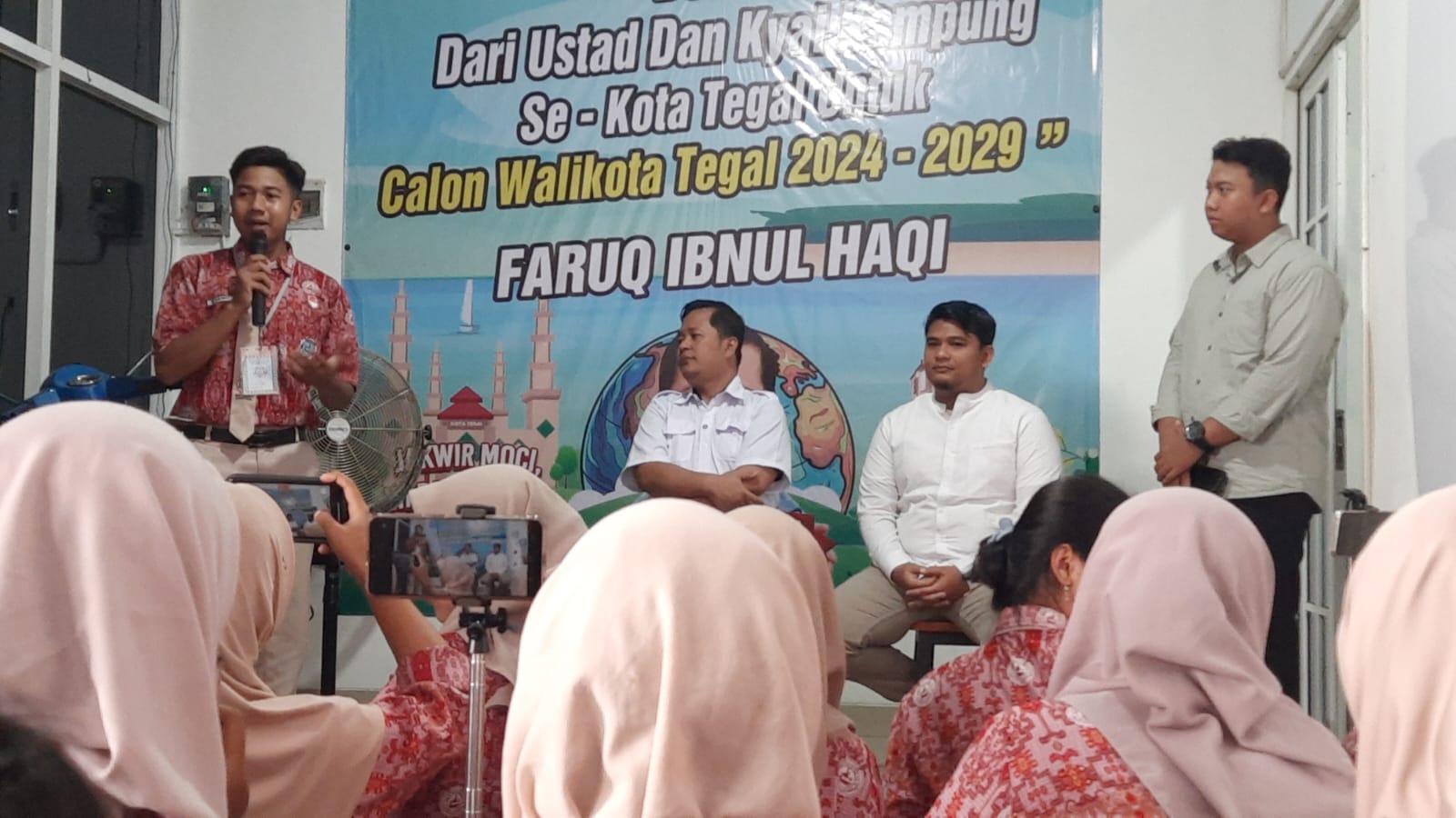 Belajar Politik, Pelajar SMA di Tegal Datangi Posko Faruq-Ashim