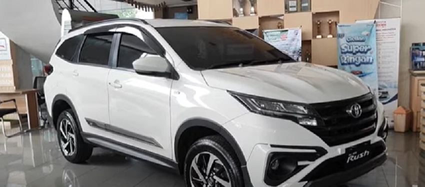 Simulasi Kredit Toyota Rush 2023 Terbaru, Cicilan Rp4 Jutaan Udah Bisa Bawa GR Sport