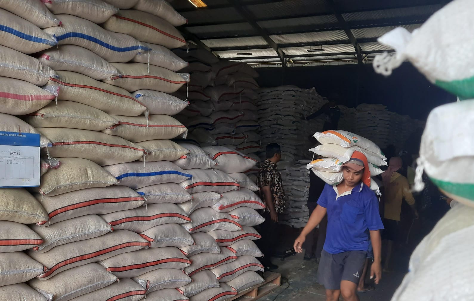 7.373 Ton Beras Bantuan Pangan Tahap III Mulai Digelontorkan