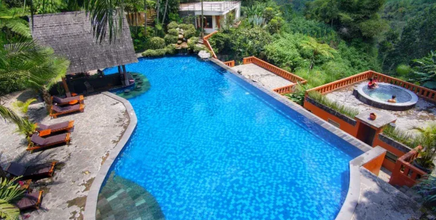 Rekomendasi Kolam Renang Air Hangat Terbaik di Jawa Tengah untuk Healing dan Relaksasi