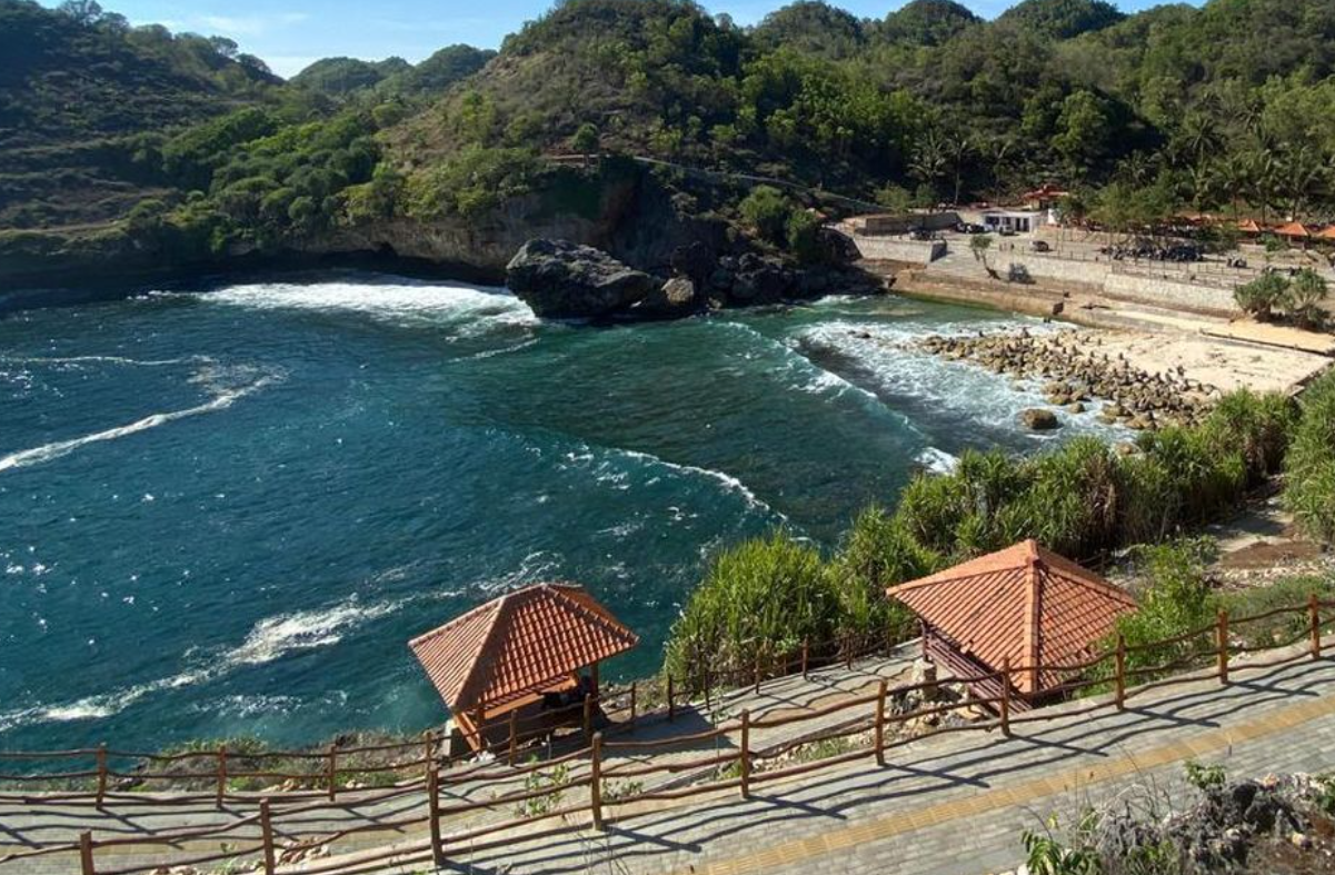 5 Mitos Pantai Klotok di Wonogiri yang Menarik Wisatawan Asing dan Lokal