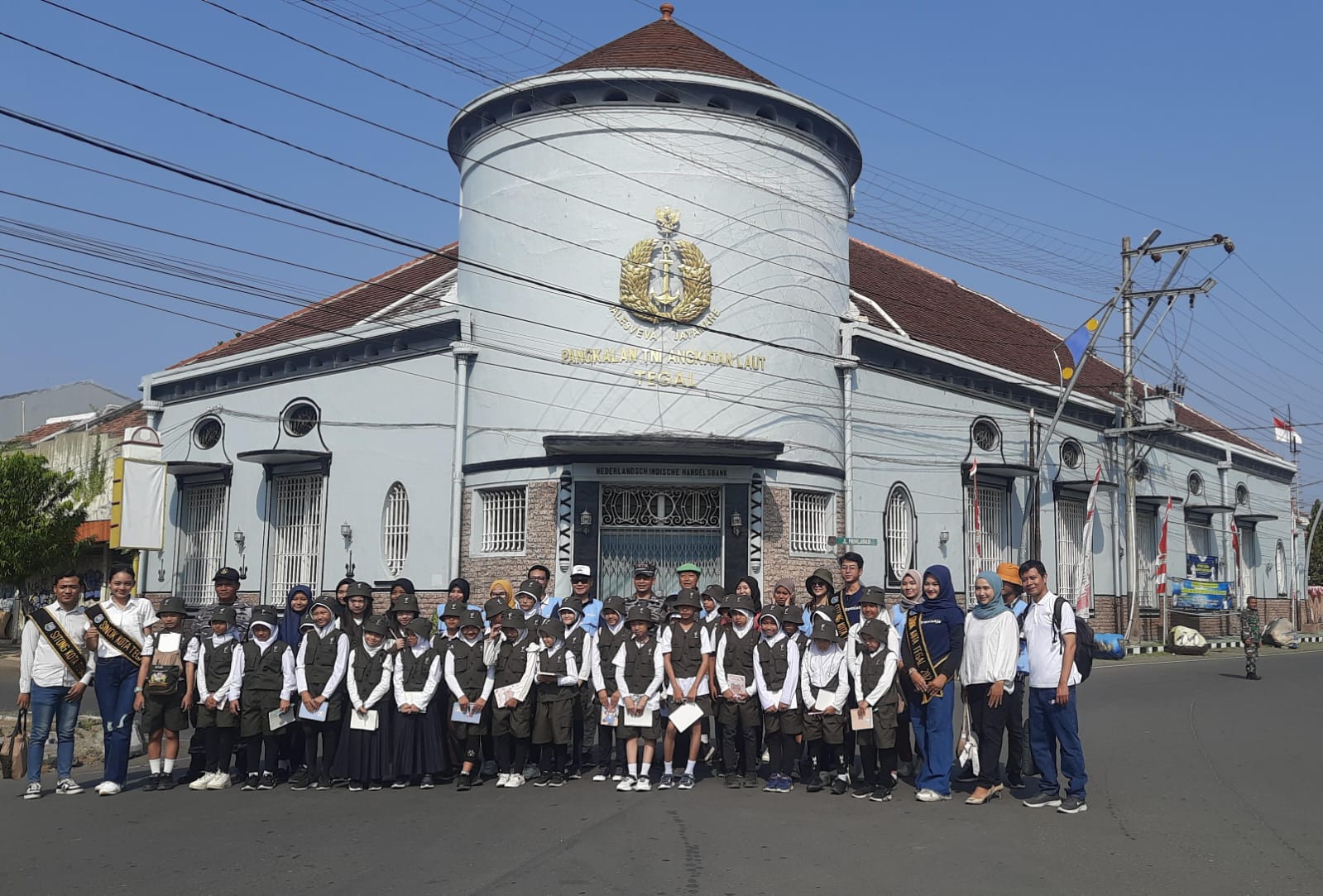 Wisata Sejarah, Siswa SD Kunjungi Bangunan Bersejarah di Tegal