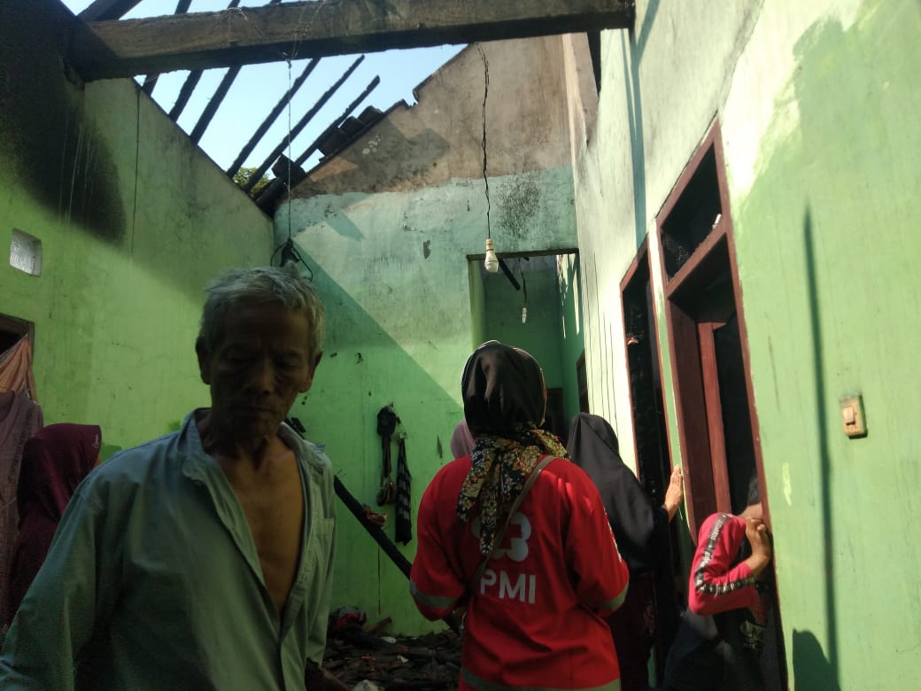 Kipas Angin Konslet, Satu Rumah di Pantura Tegal Terbakar