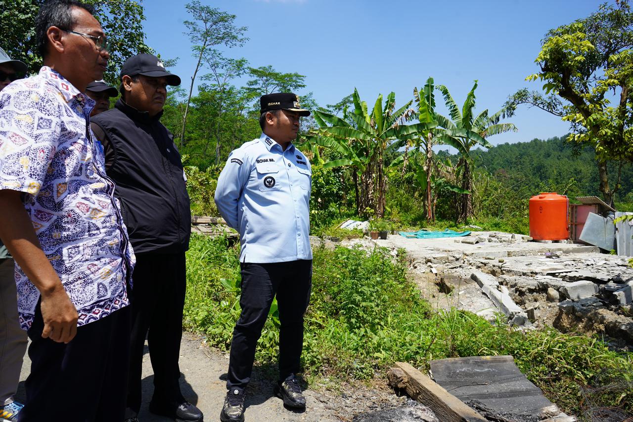 Perbaikan Jalur Clirit Arah Wisata Guci Tegal Dikebut, Bupati Targetkan Rampung Sebelum Mudik