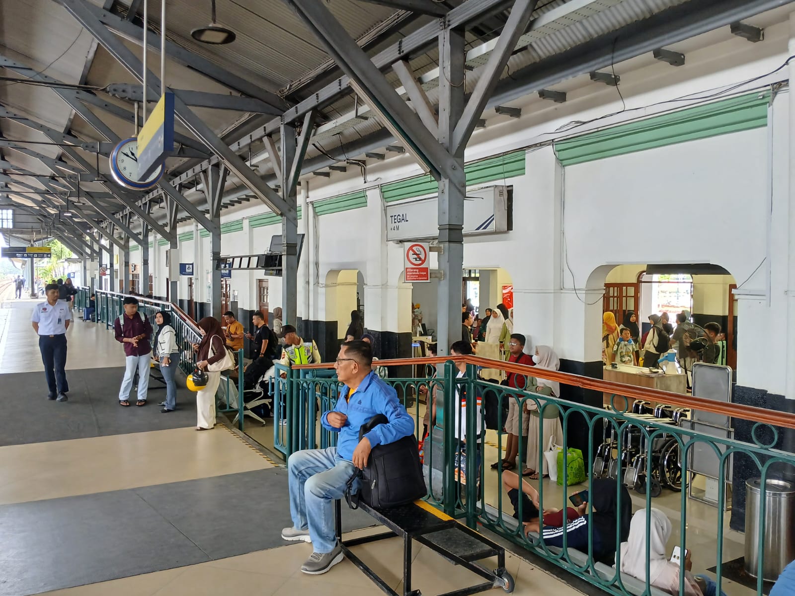 Arus Balik Libur Idulfitri, 10.442 Penumpang Naik dan Turun di Stasiun Tegal