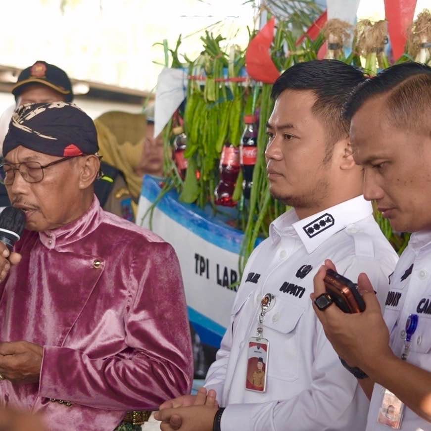 Hadiri Tradisi Sedekah Laut, Bupati Tegal Sampaikan Hal Ini