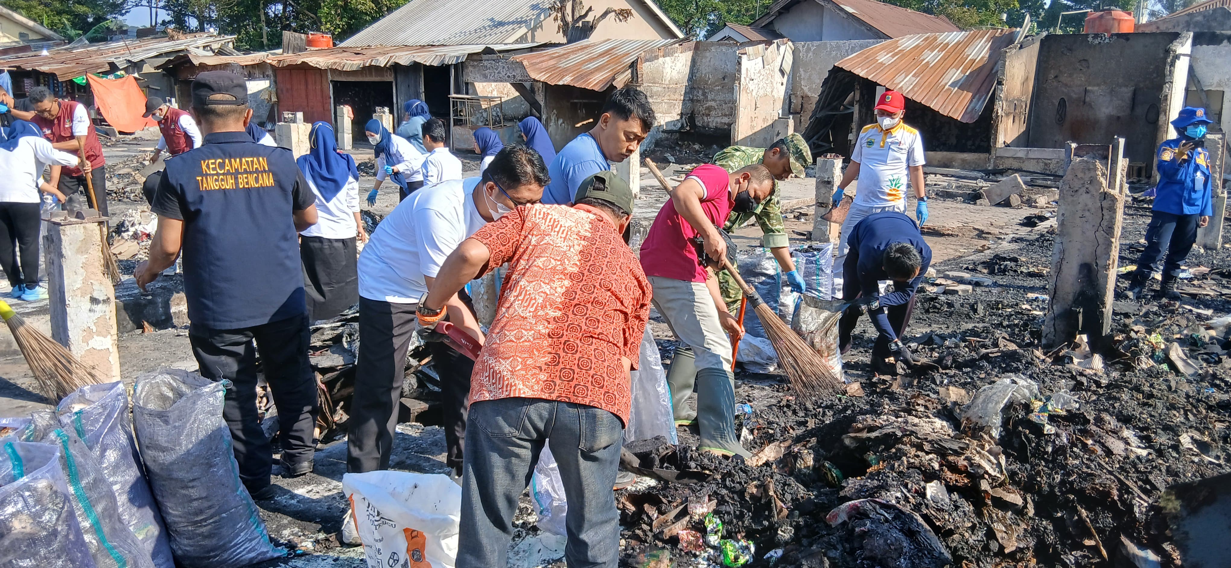 Pasca Kebakaran Pasar Belik Pemalang, Pemerintah Kecamatan Gelar Aksi Bersih-bresih