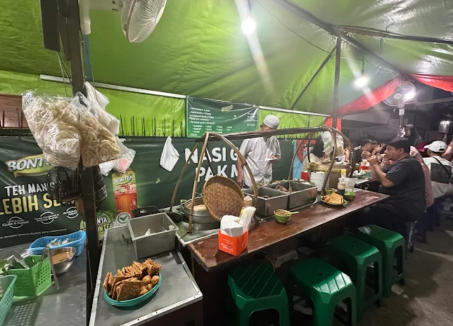 Makan Enak Harga Anak Kos? Ini 7 Warung Murah di Semarang yang Legendaris