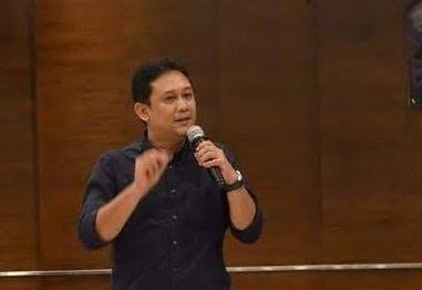 Sensitif, Denny Siregar Sentil Motif Pembunuhan Brigadir J yang Hanya Boleh Didengar Orang Dewasa 