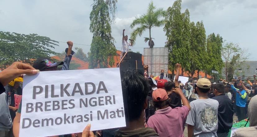 H-2 Coblosan Pilkada 2024, KPU Brebes Didemo Warga