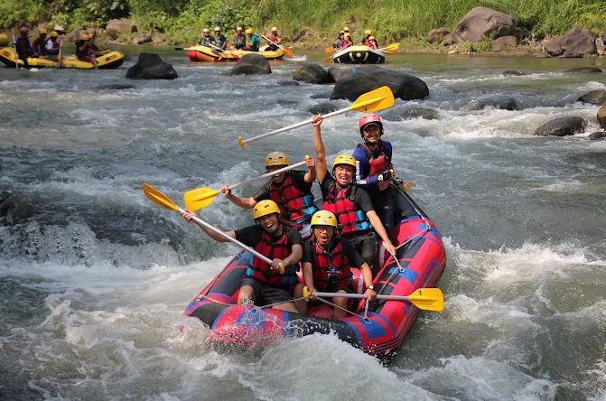 4 Wisata Sungai di Jawa Tengah yang Aman Buat Rafting Pemula