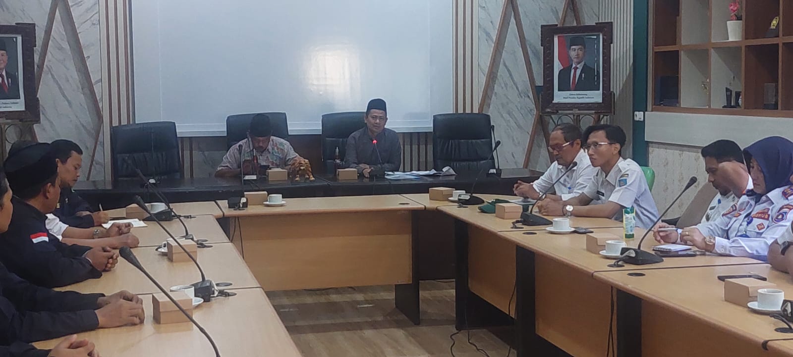 Minta Jalan Pagerbarang Segera Diperbaiki, Karang Taruna Geruduk DPRD Kabupaten Tegal