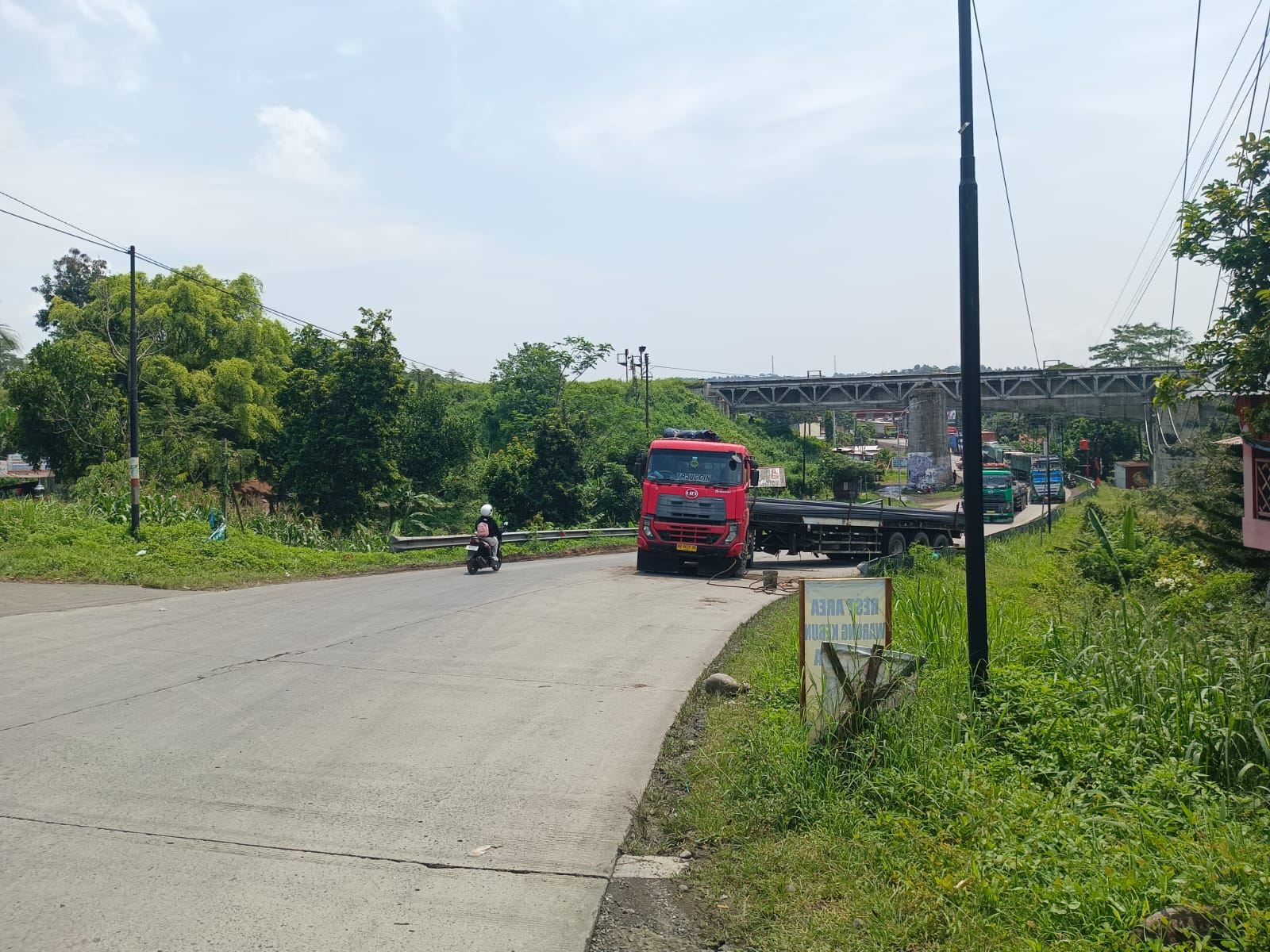 As Roda Patah, Trailer Tutup Jalur Lingkar Bumiayu Brebes