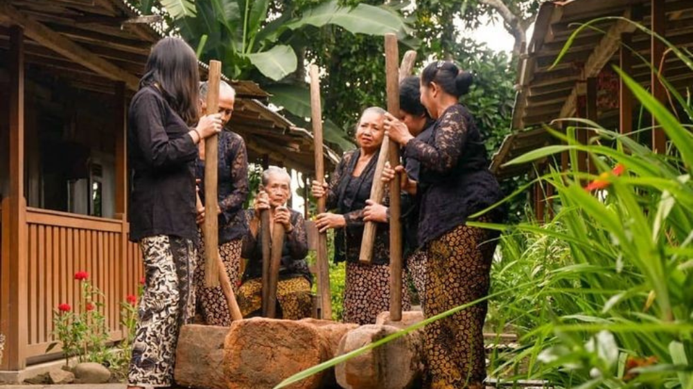 Suku Osing dengan Berbagai Kesenian dan Tradisi Uniknya, Ada yang Mirip Kesenian di Bali!