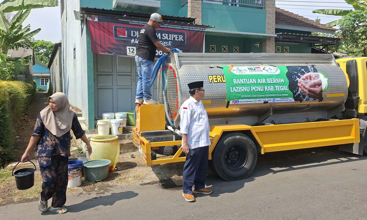 Sumur Mengering, 5 Desa di Tegal Terima Bantuan Air Bersih LAZISNU