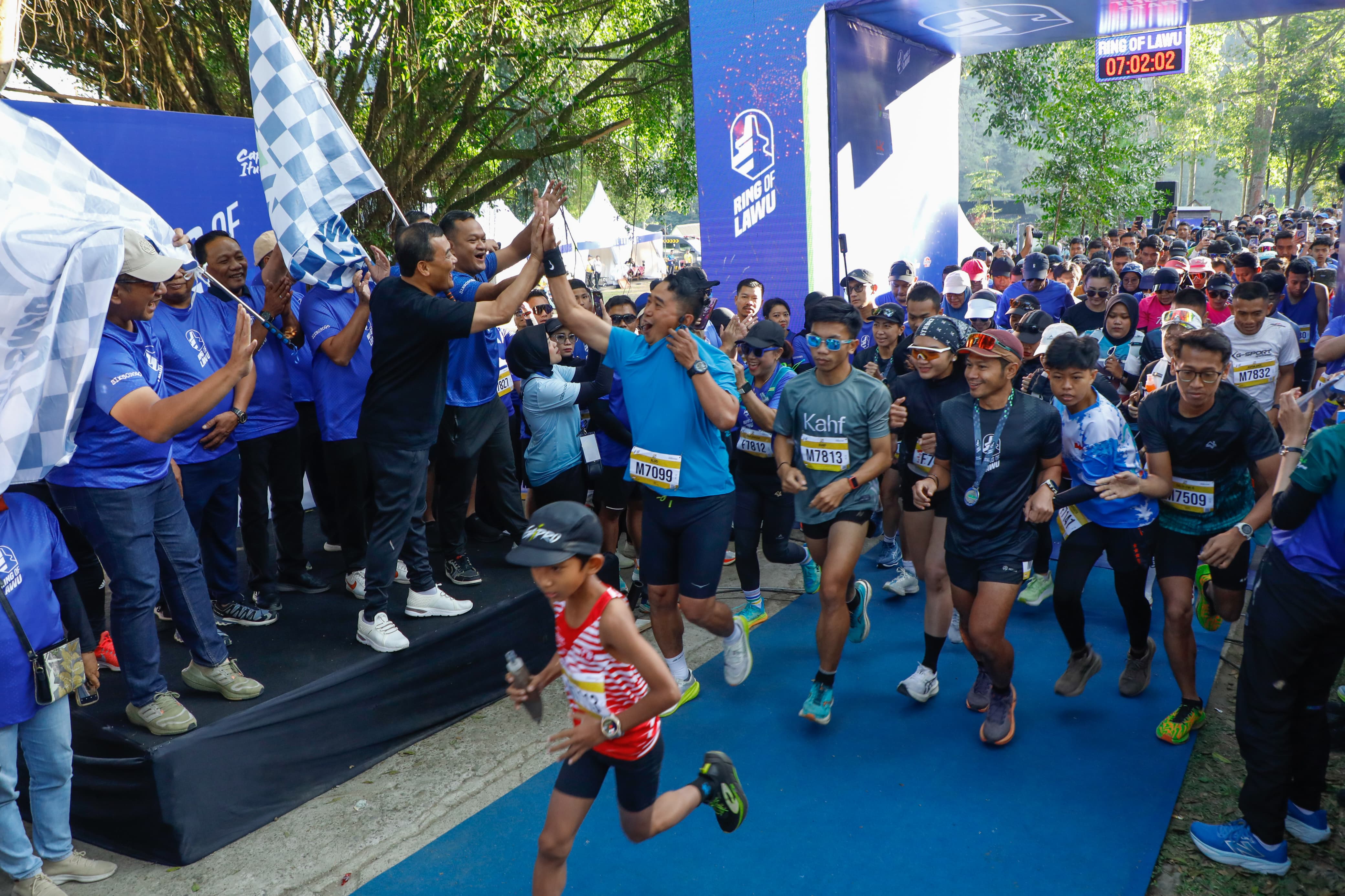 2.100 Pelari Ikuti Siksorogo Ring of Lawu dan Berkontribusi Terhadap Soloraya Great Sale 2025 