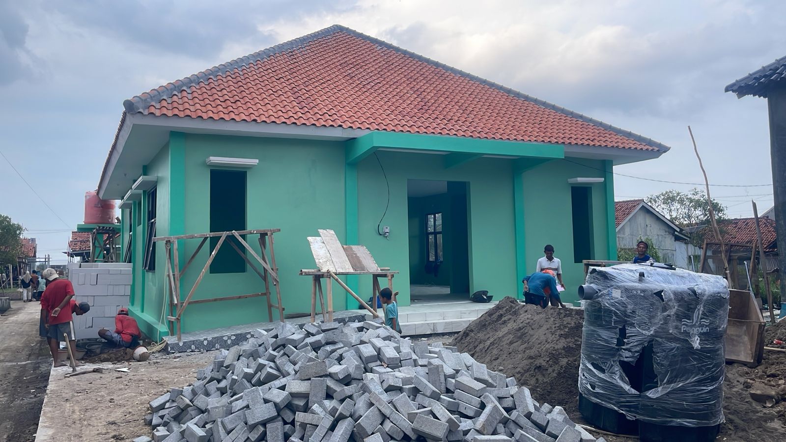 Pembangunan Pustu di Brebes dengan Anggaran Rp1,2 Miliar  Molor