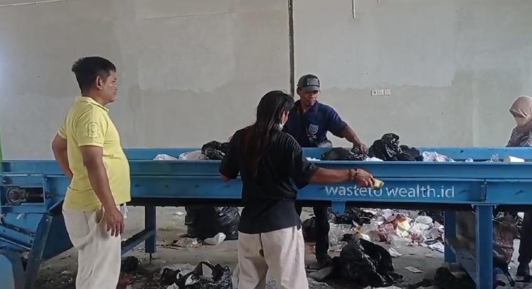 Gunakan Mesin Pencacah, Kompos 5 Ton Berhasil Diproduksi Warga Dermasuci Kabupaten Tegal Tiap Hari 