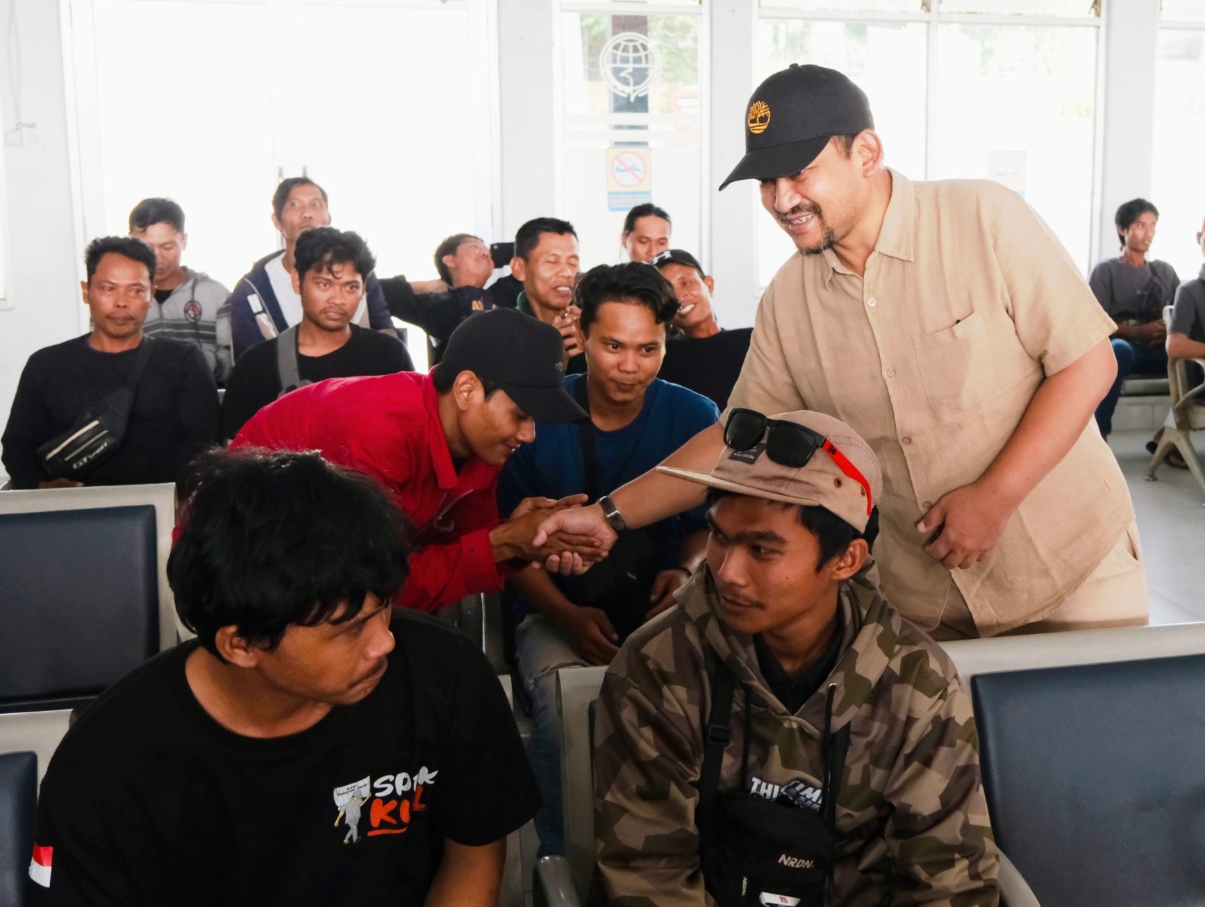 Bupati Anom Sambut Kedatangan Pemudik dari Batam di Terminal Pemalang