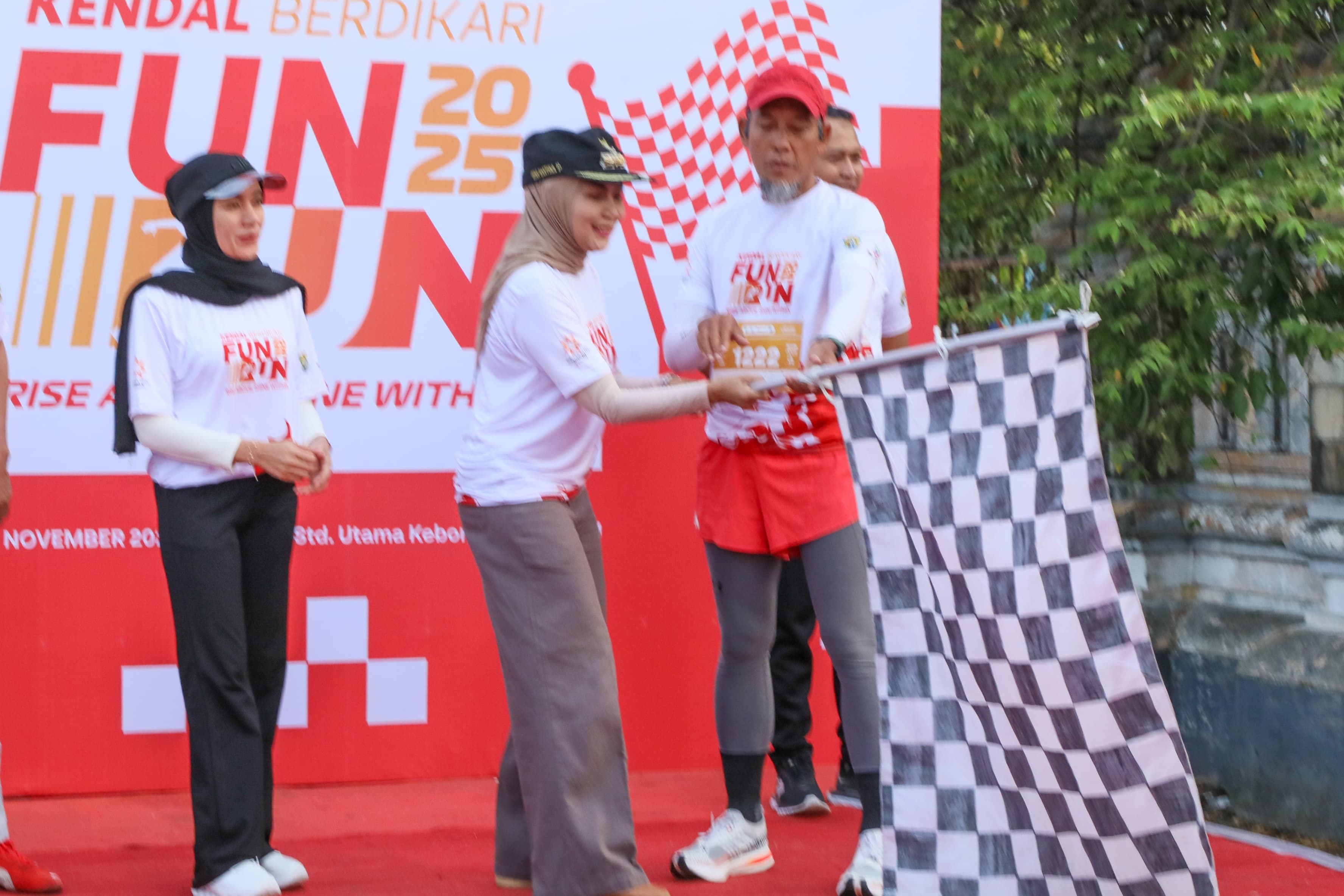 Kendal Berdikari Fun Run 2025: Peserta Membludak, Ekonomi Jateng Bergerak 