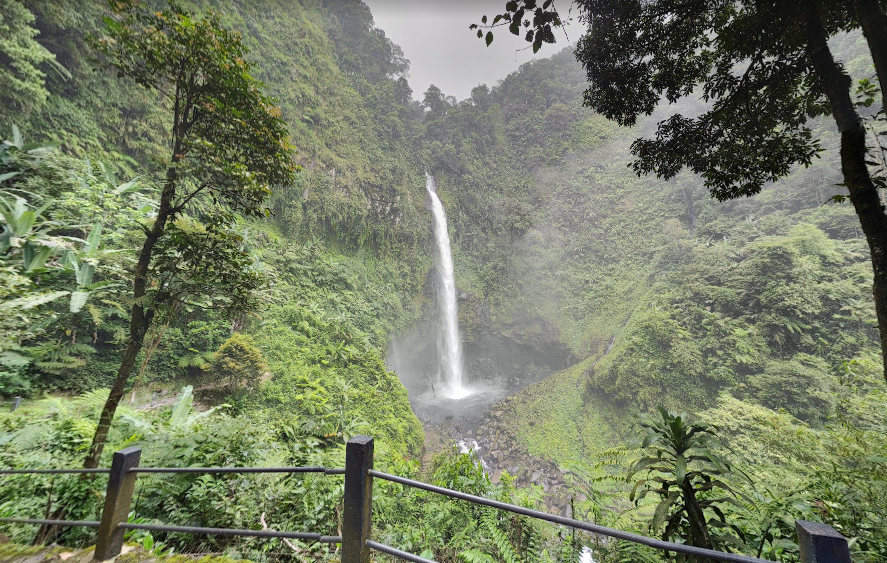 8 Curug Paling Sejuk di Jawa Tengah, Cocok untuk Piknik Keluarga