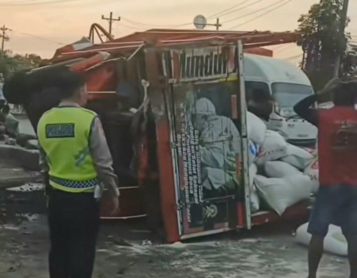 Kronologi Kecelakaan Beruntun di Lampu Merah Gandulan Pemalang