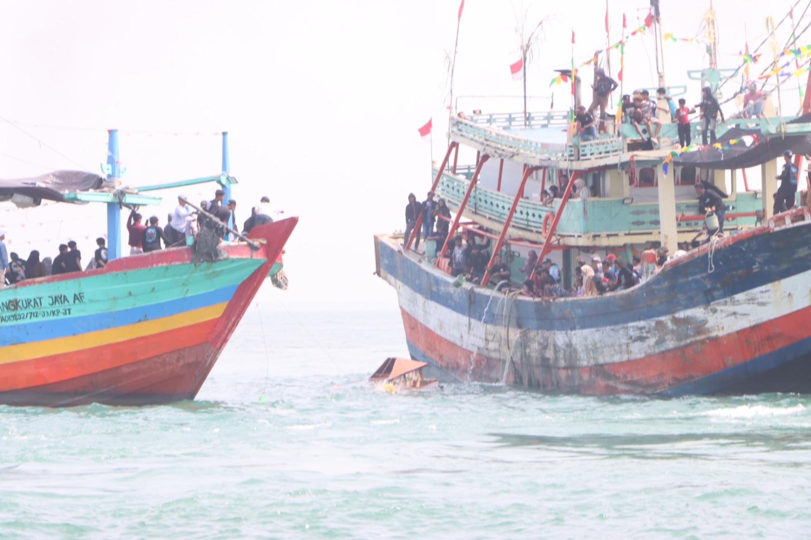Amankan Prosesi Sedekah Laut Nelayan di Tegal, Kapolres: Komitmen Dukung Pelestarian Budaya