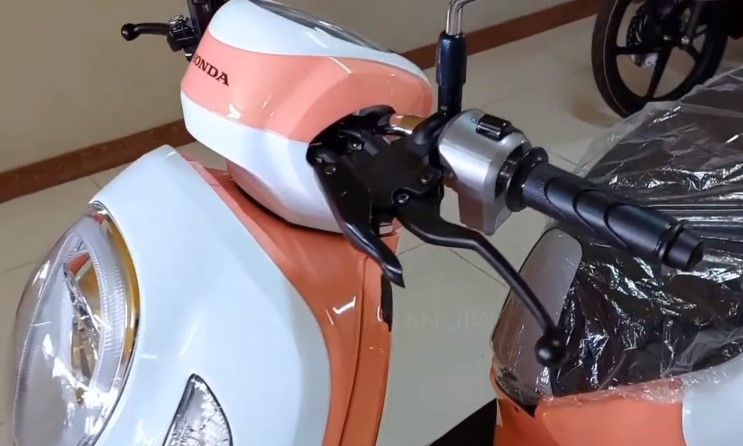 Warna Baru Honda Scoopy 2024, Lebih Beragam dan Menarik Bikin Kaum Hawa Melirik