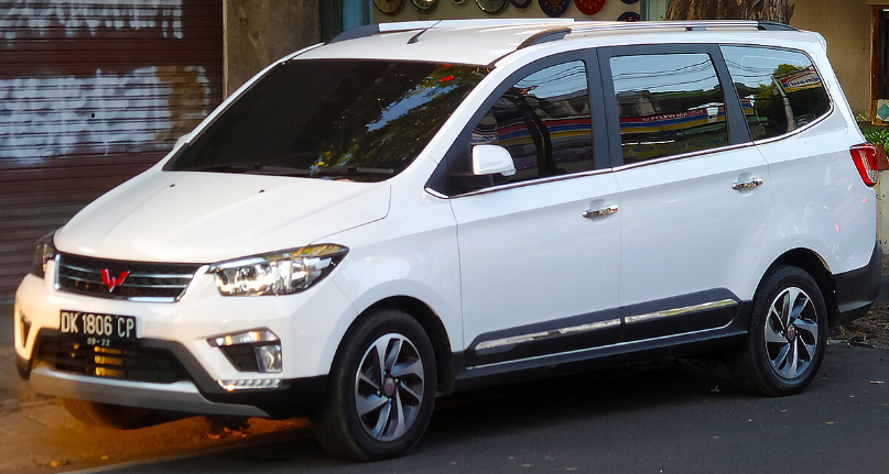 Mobil 6 Seat Murah 2025, Pilihan Terbaik untuk Road Trip!