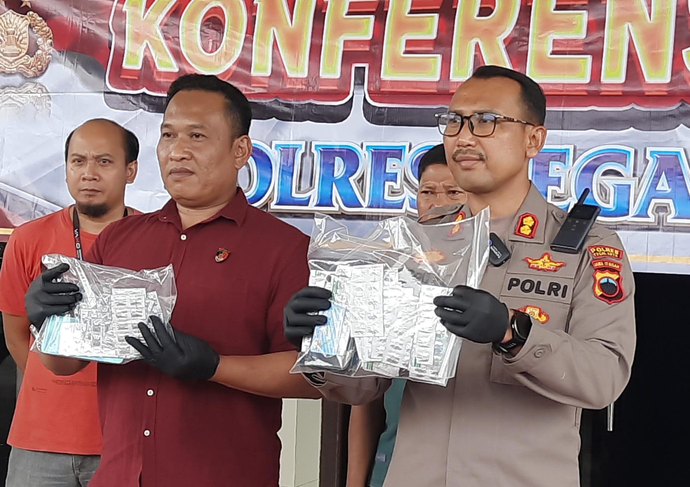 Enam Tersangka Pengedar Narkoba dan Obat-obatan Berbahaya di Tegal Diamankan Polisi