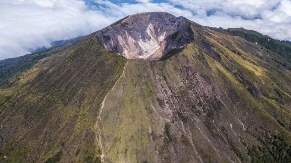 Gunung Ciremai: Pertempuran Merebut Ajian Jaran Goyang Antara Nini Pelet dan Ki Buyut Mangun Tapa 