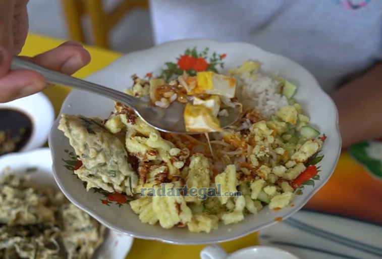 Hampir 100 Tahun, Ini Warung Nasi Lengko di Tegal yang Legendaris