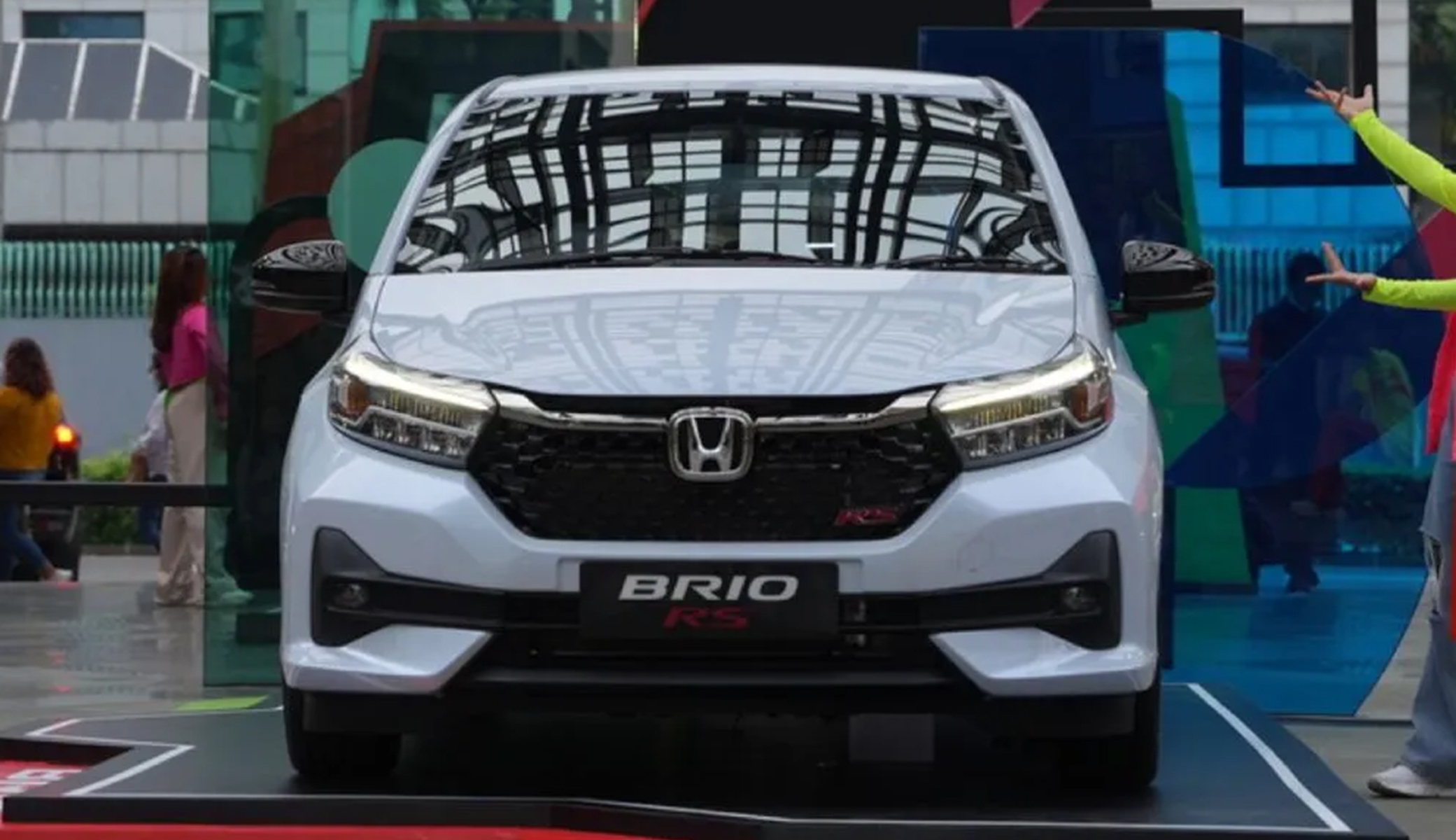 Tampil Penuh Gaya, Keunggulan Honda Brio RS 2024 Ini Membuatnya Jadi Mobil Idaman Gen Z