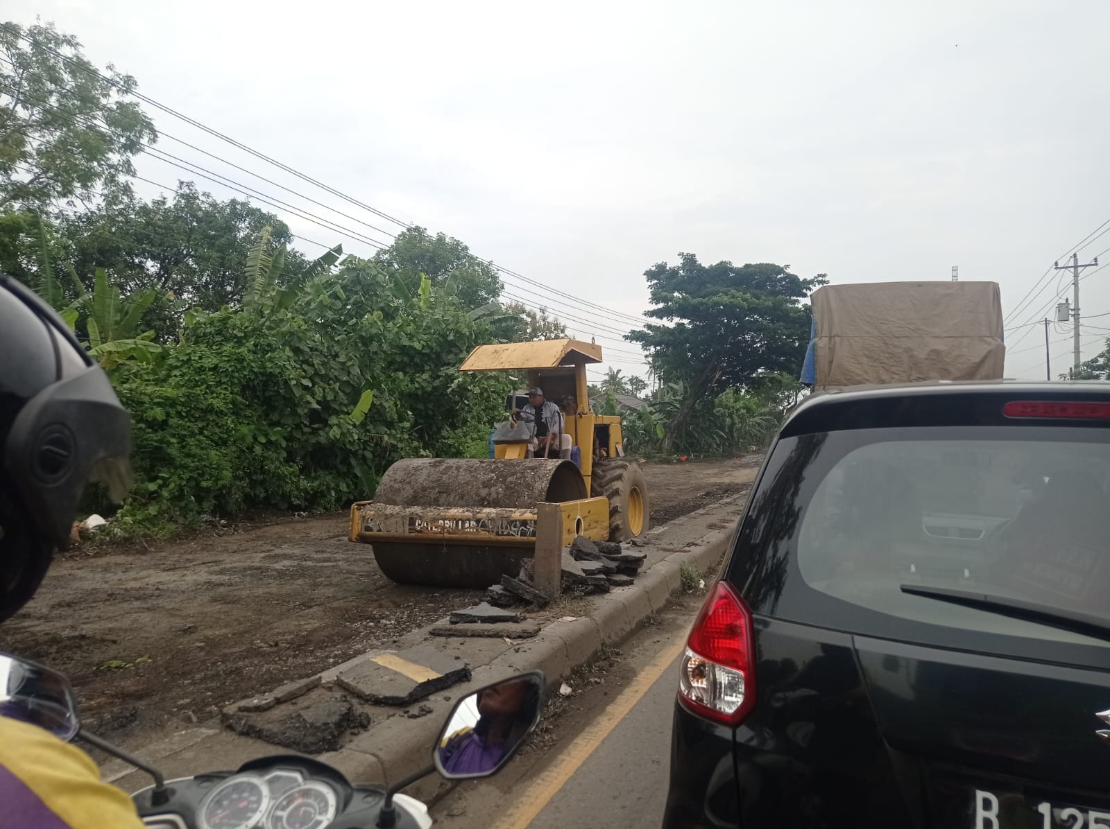 Jalan Pantura Kabupaten Tegal Macet Total, Bina Marga Jateng: Perbaikan Selesai H-15 Lebaran