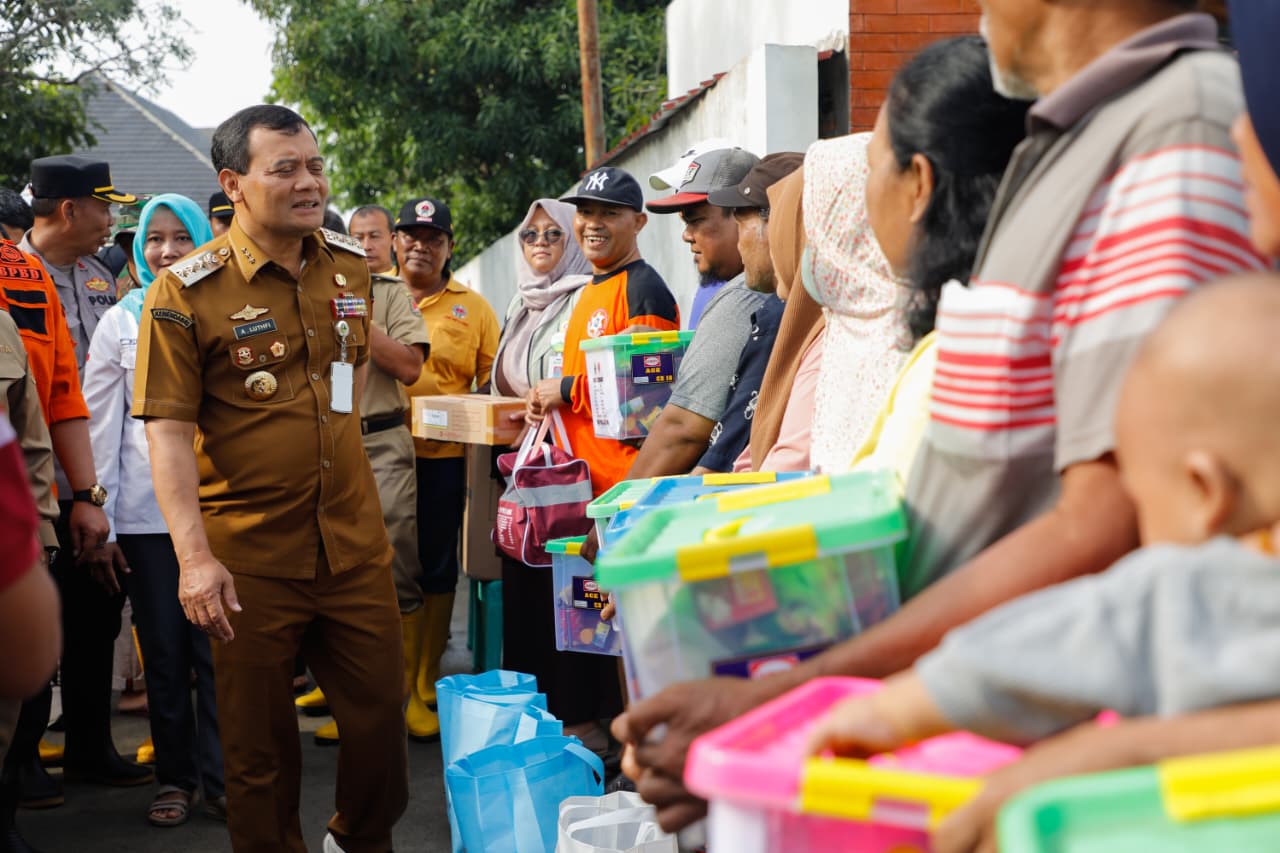 Gubernur Jateng Tinjau Korban Banjir: Semua OPD Bergerak Bersama 