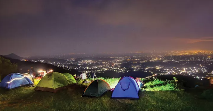 Tempat Camping Seru di Lereng Gunung Lawu, Tetap Nyaman Meski Cuaca Dingin