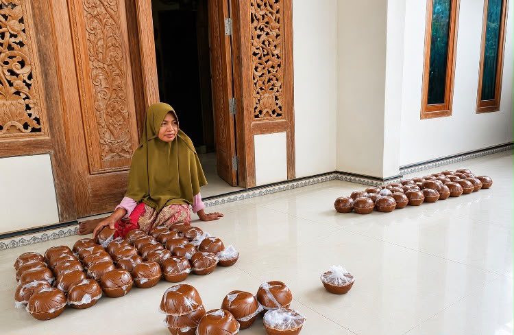 Transformasi Usaha Gula Merah Madura: Kisah Sukses Rosidah Berkat KUR BRI