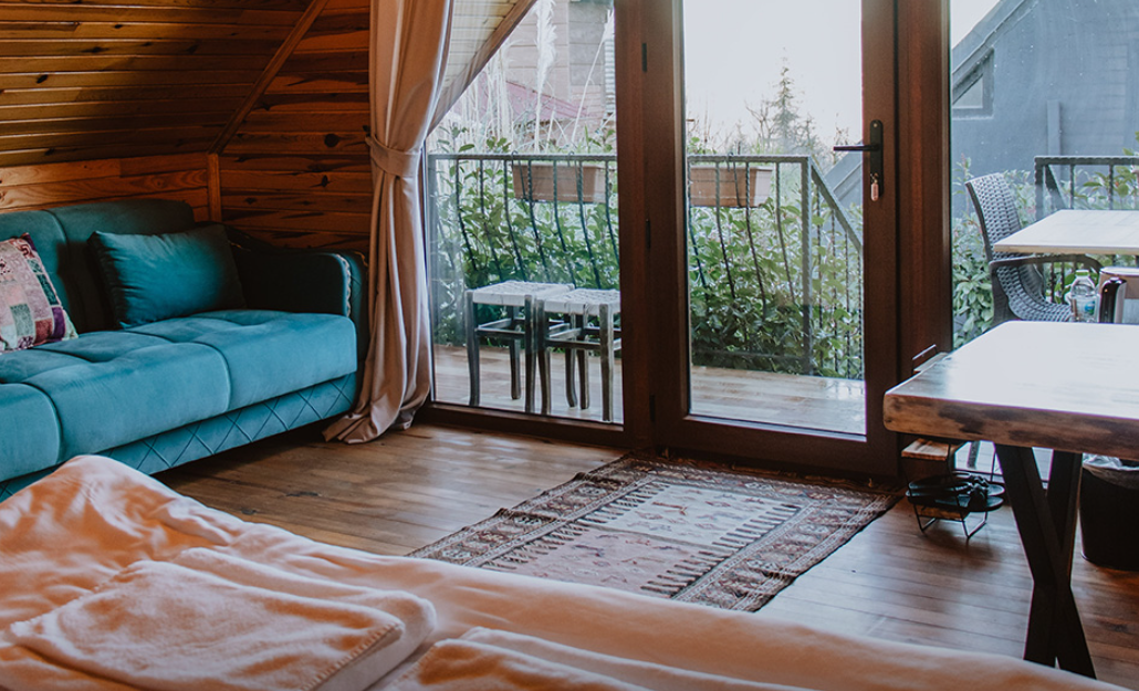 Staycation Asyik! Rekomendasi Penginapan Dekat Objek Wisata Guci Tegal