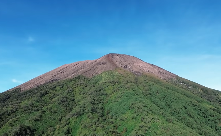 Mengungkap Sejarah Pembentukan Gunung Slamet, Peneliti Jerman sampai Daki 2 Kali