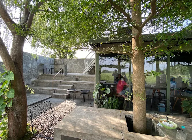 10 Cafe Alam Estetik di Tegal, Tempat Nongkrong Asri dengan View Sawah & Suasana Chill Abis!