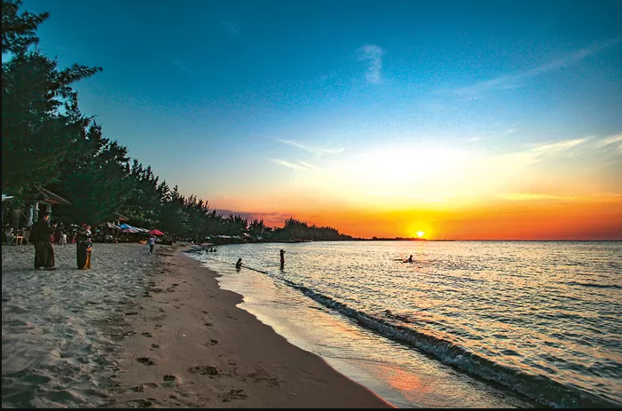 7 Aktivitas Seru di Pantai Jepara Selain Main Air