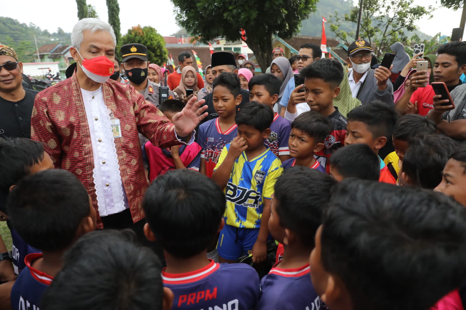 Semangati SSB U-10 yang Akan Wakili Indonesia ke Turnamen Internasional, Ganjar: The Best Anak-anak Ini