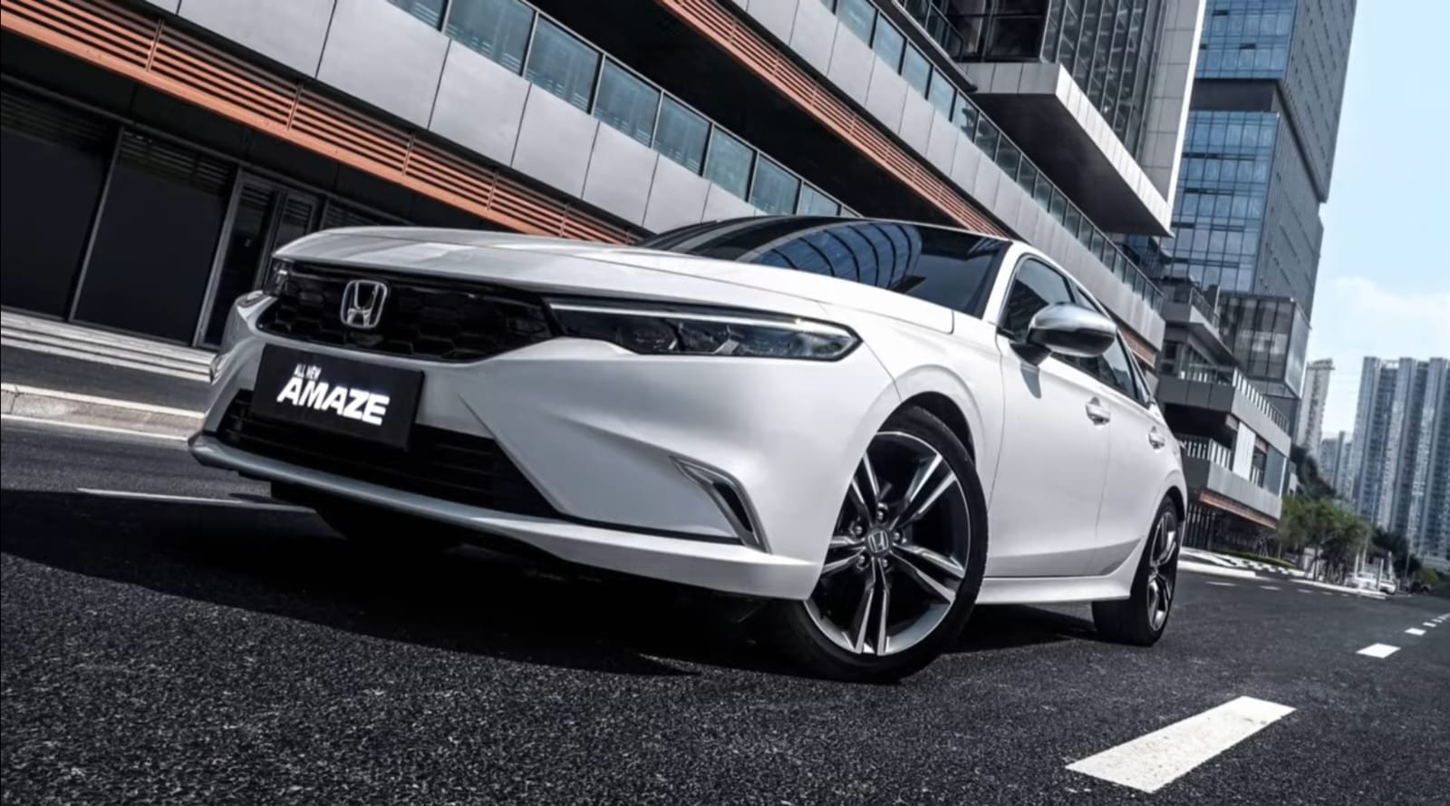 Tambah Canggih! Sedan Honda Amaze 2024 Generasi 3 Tampil Mirip Lambo, Tak Lagi Pakai Mesin Diesel