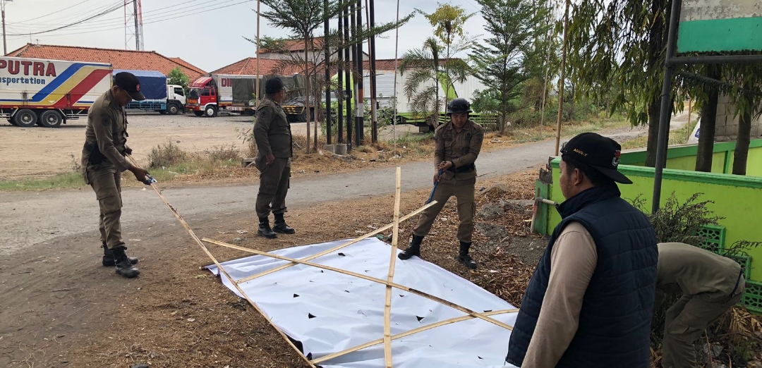 Dapat Instruksi Bawaslu, 97 APK Ditertibkan Tim Gabungan di Wilayah Losari Brebes